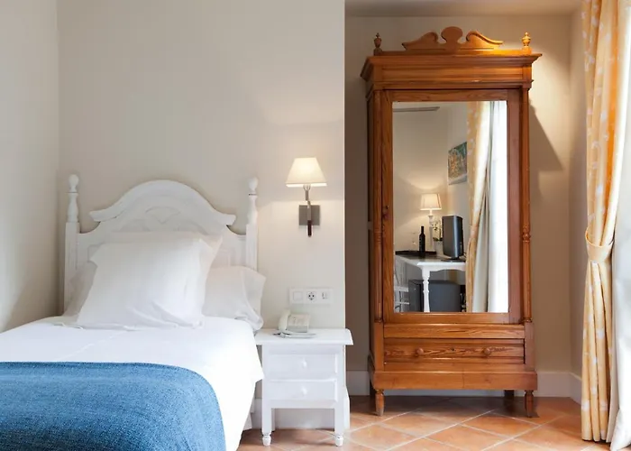 Mr Les Rotes Hotel 4*