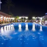 Mr Les Rotes Hotel 4*
