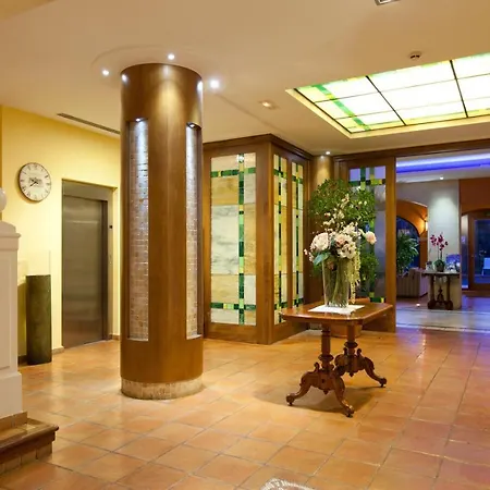 Mr Les Rotes Hotel