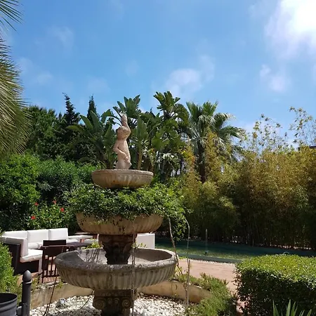 Mr Les Rotes Hotel