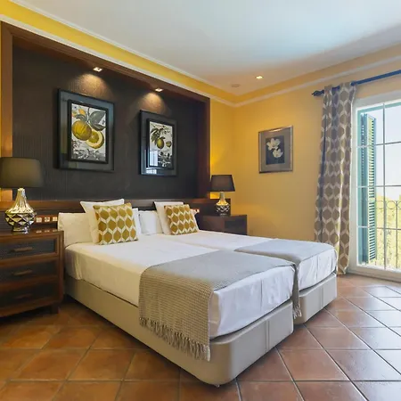 Mr Les Rotes Hotel