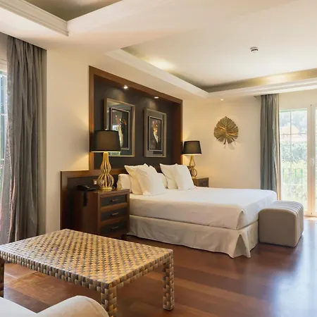 Mr Les Rotes Hotel