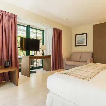 Mr Les Rotes Hotel 4*