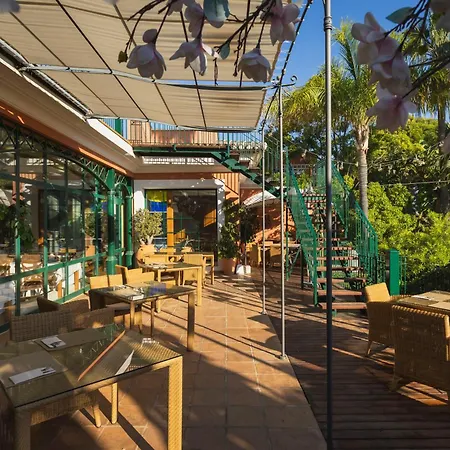 Mr Les Rotes Hotel