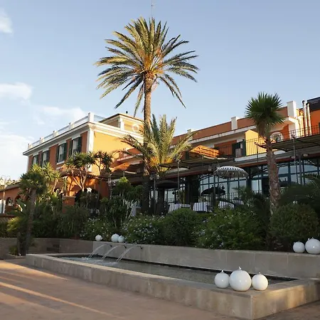 Mr Les Rotes Otel 4*