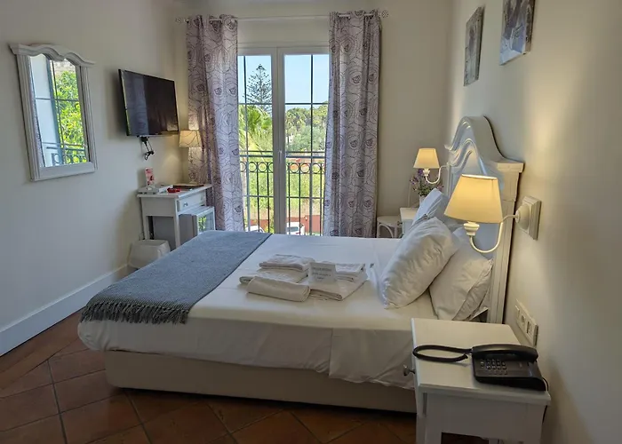 Mr Les Rotes Szálloda 4*