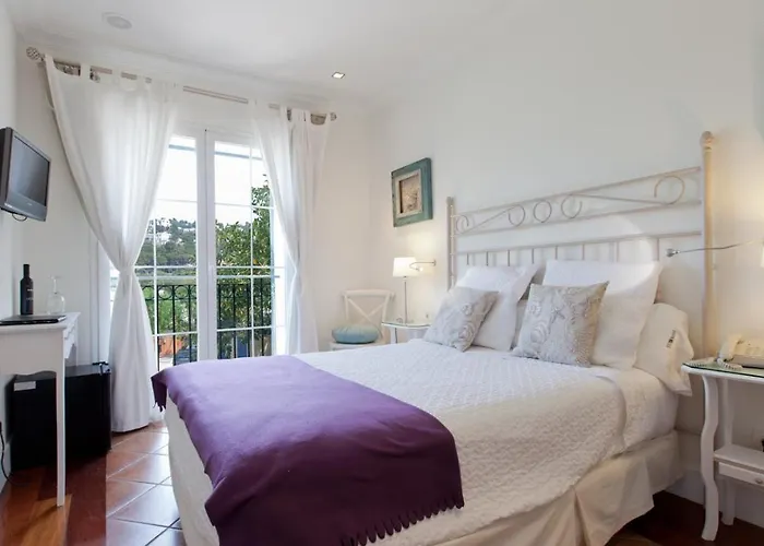 Mr Les Rotes Hotell